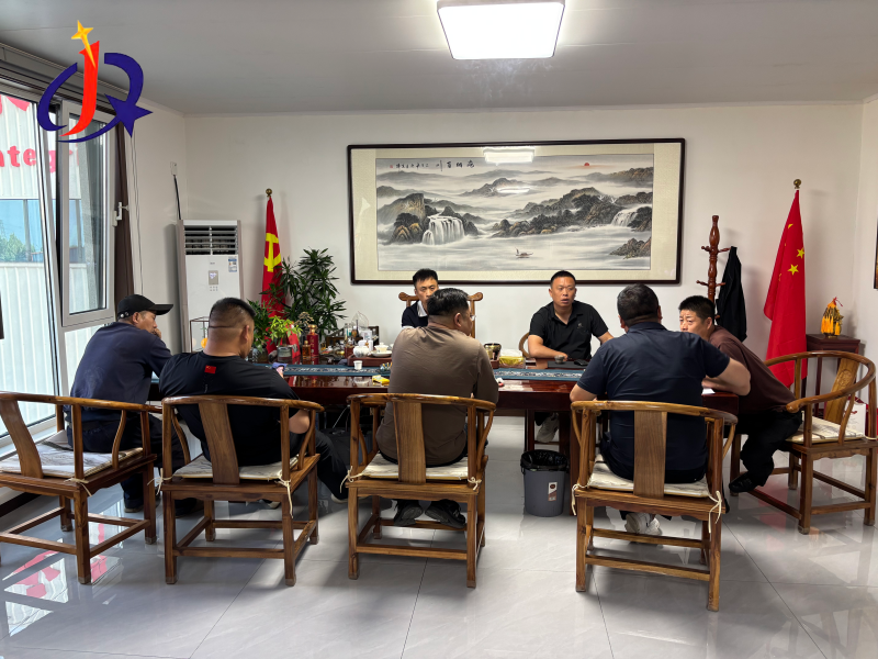 Ko nga kaihoko koura o Amerika ki te Tonga i toro atu ki Qingzhou Jinqi Mining Machinery mo te arotake wheketere.